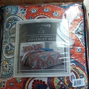 King size quilt and 2 shams.